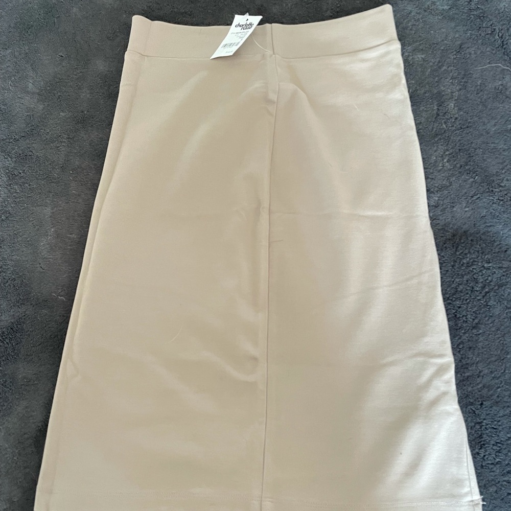 Knee length fitted skirt